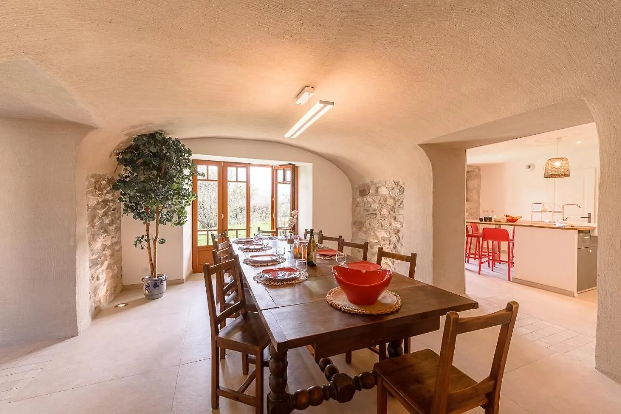 Holiday home Le Nid O Grives: Family Retreat between Lake and Mountains Saint-Jorioz